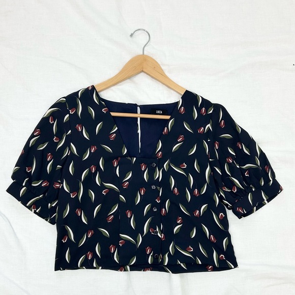 Lucca Penny Puff Button Front Blouse - Navy Floral - Picture 5 of 14
